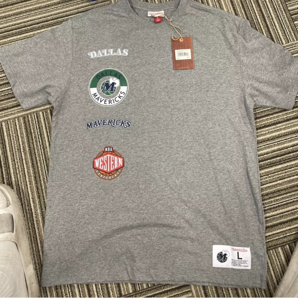 MITCHELL AND NESS DALLAS MAVERICKS CITY COLLECTION TEE